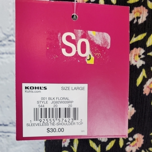 BLACK Floral Sleeveless Top Size Large By So Nwt - Picture 9 of 9